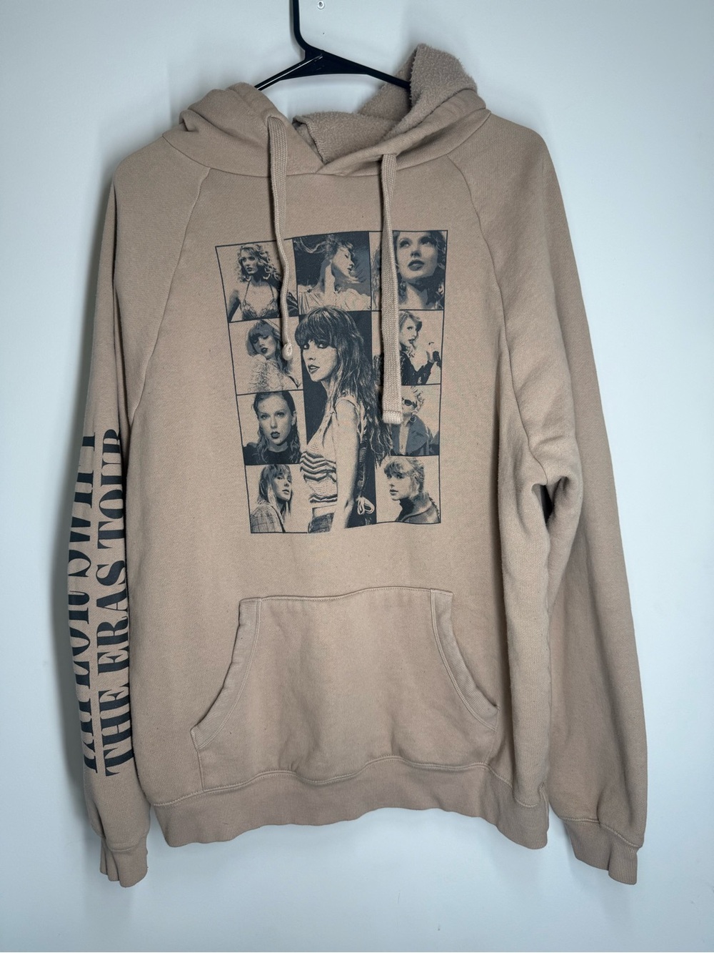 Taylor Swift Official Era’s Tour Graphic Hoodie - M